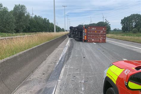 ongeval eeklo vandaag|N49 in Eeklo afgesloten richting Knokke door。